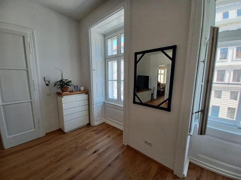 Sehr Zentral Gelegen Apartamento Viena Exterior foto