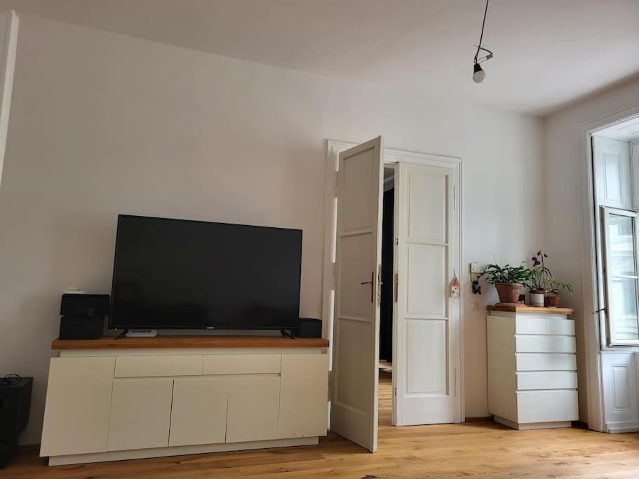 Sehr Zentral Gelegen Apartamento Viena Exterior foto